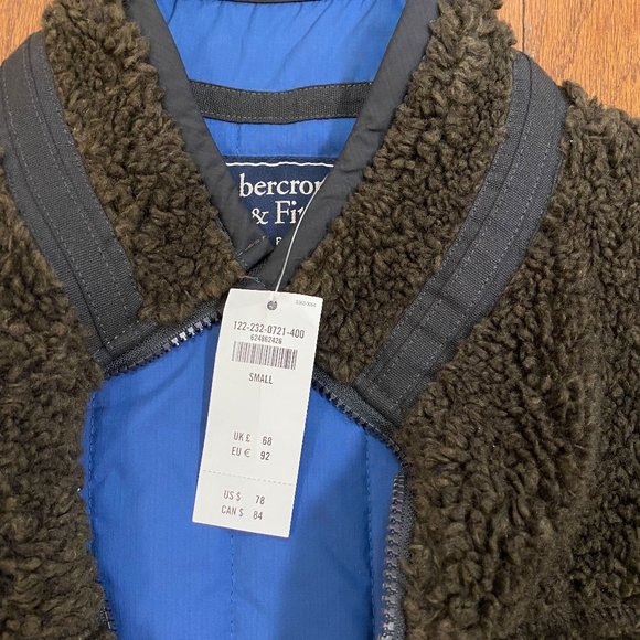 BRAND NEW Abercrombie and Fitch Vest (with tags) - Picture 2 of 2